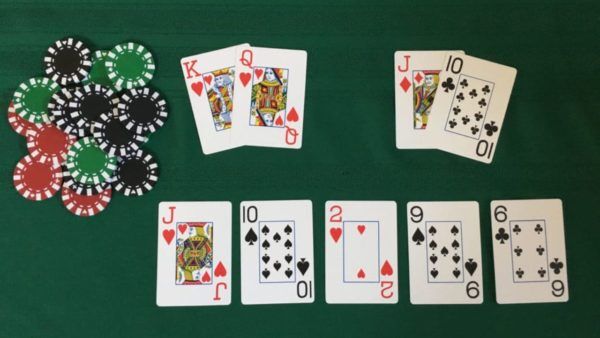 Texas Hold'em hand, How to Deal Texas Hold'em